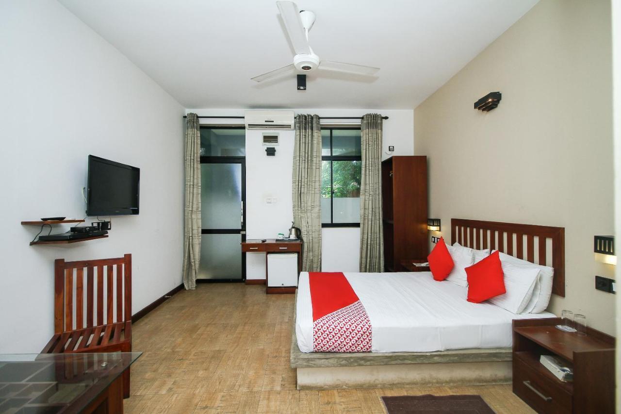 Oyo 471 Randiya Hotel Moratuwa Esterno foto