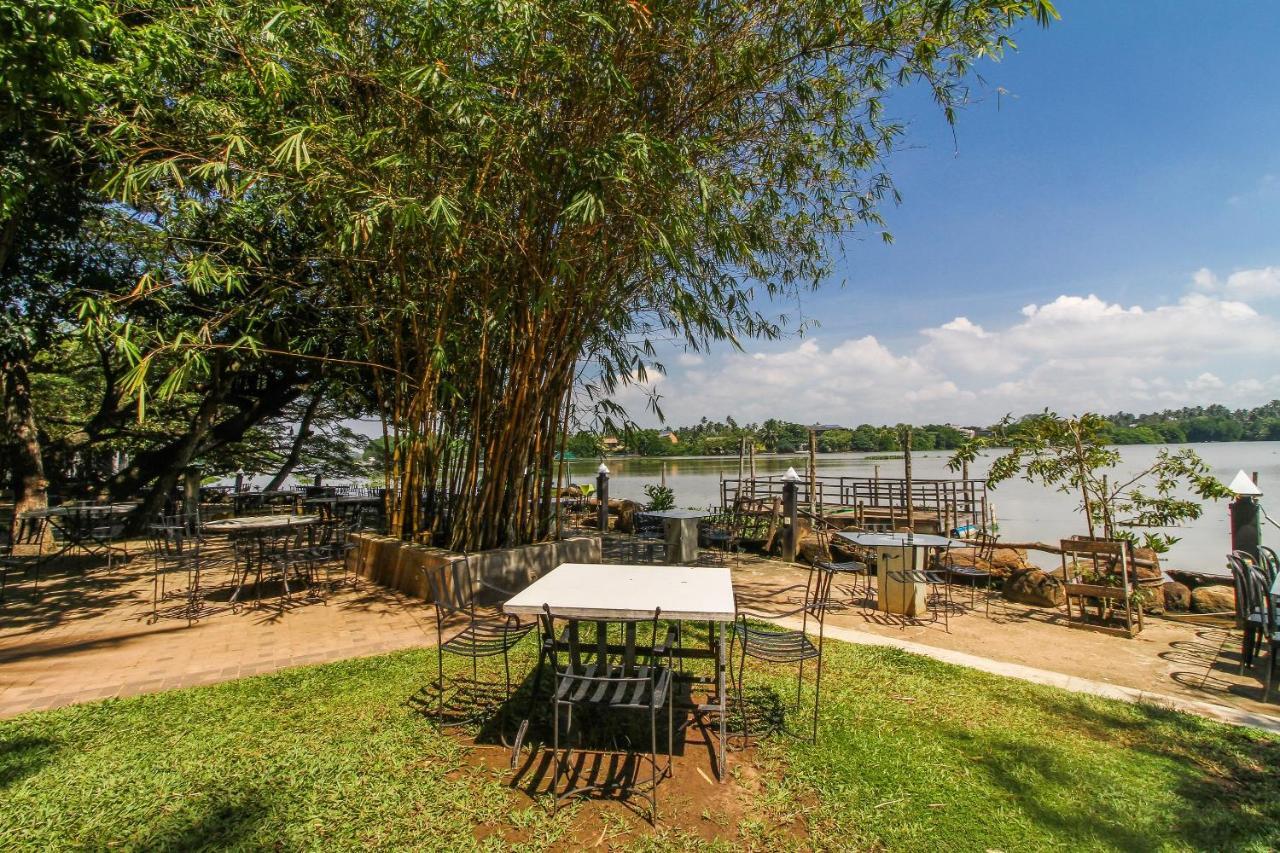 Oyo 471 Randiya Hotel Moratuwa Esterno foto