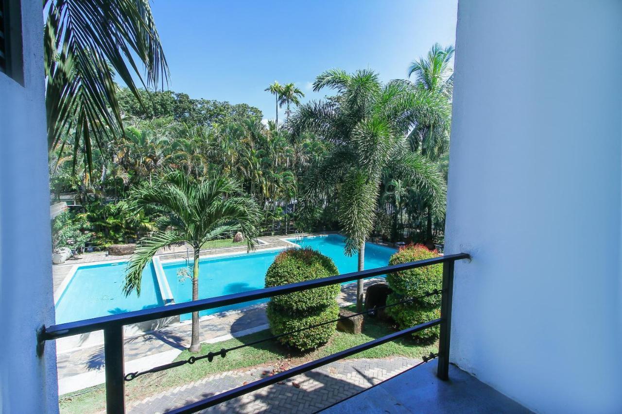 Oyo 471 Randiya Hotel Moratuwa Esterno foto